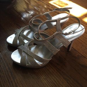 24 HR FLASH SALE SILVER PROM HIGH HEEL SHOES